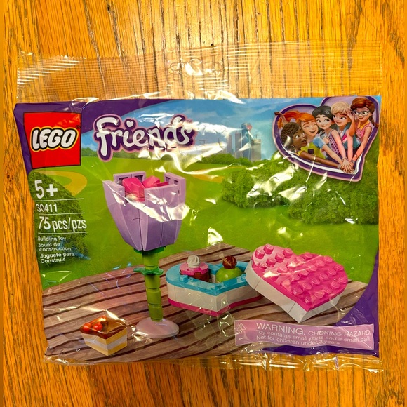 Lego Friends - Chocolate box and flower polybag (30411) - Picture 1 of 2